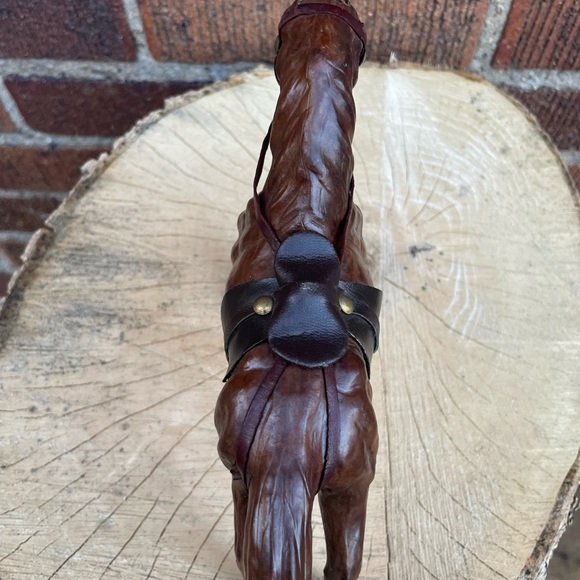 Vintage 8” Leather Wrapped Kneeling Horse Figurine, With Reins & Saddle - Picture 14 of 16